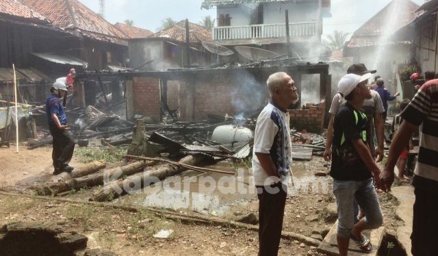 Ditinggal ke Sawah, Rumah Habis dilahap Si Jago Merah
