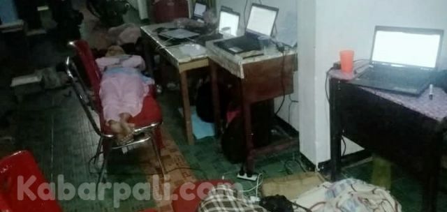Website Lemot, Bermalam-malam Pelamar CPNS Tahan Kantuk