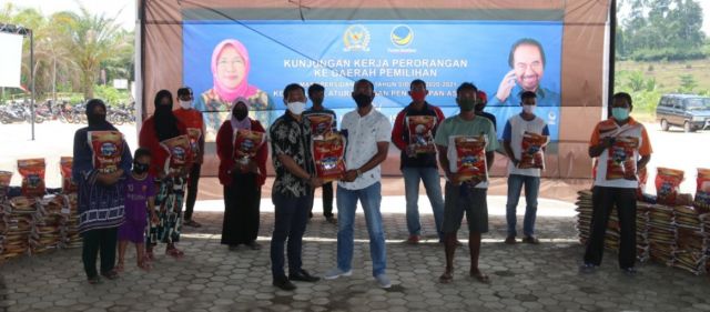 Kundapil, Sri Kustina Kembali Beri Bantuan Masyarakat