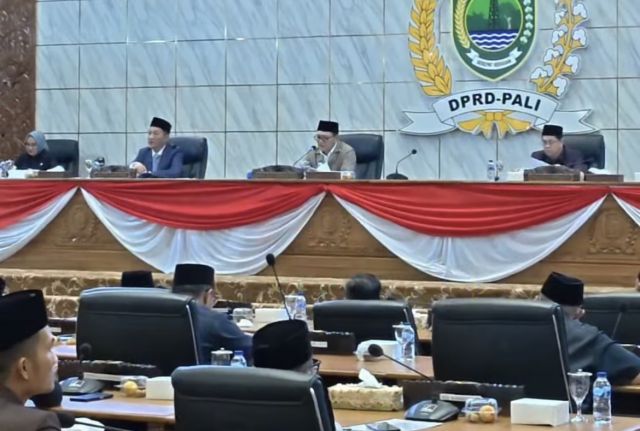 Rapat Paripurna DPRD PALI: Penyampaian Jawaban Bupati atas Pandangan Umum Fraksi LKPJ TA 2025