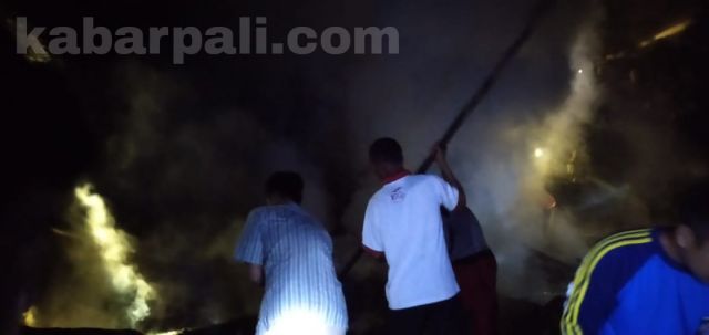 Kebakaran Hebat, Dua Rumah di Betung Ludes
