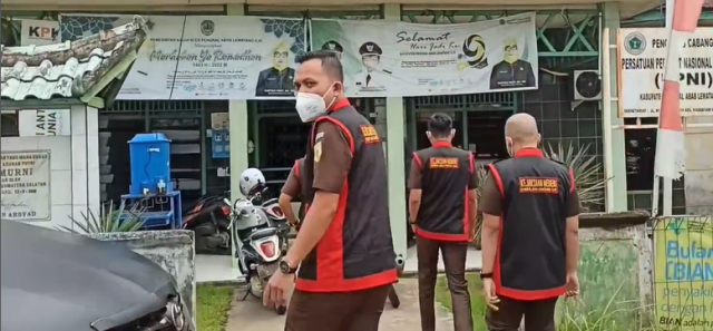 Di Tengah Semarak HUT RI, Kejari Geledah Dinkes PALI 