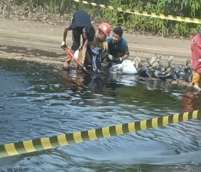 Tumpahan Minyak Kembali Cemari PALI, Warga dan Aktivis Desak Pertamina EP Adera Bertindak Serius